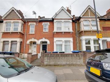 2 bedroom maisonette for sale
