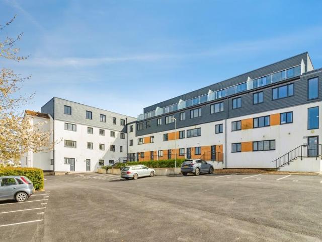 2 bedroom maisonette for sale