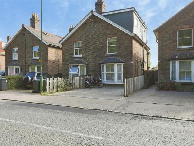 2 bedroom maisonette for sale