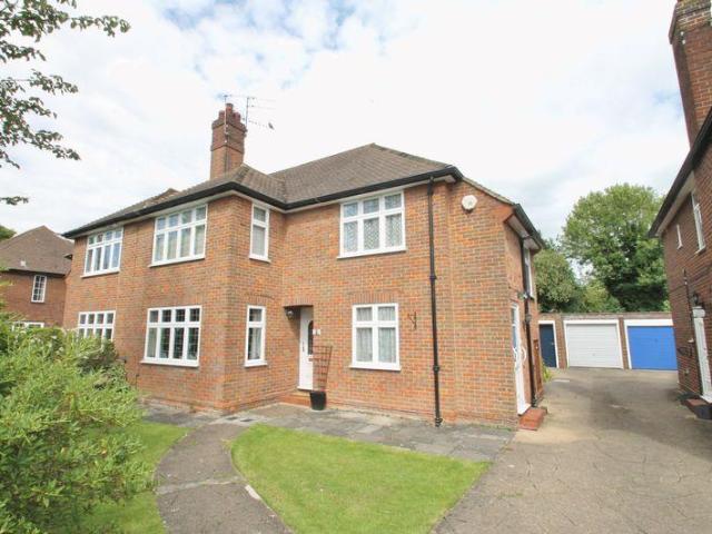 2 bedroom maisonette for sale