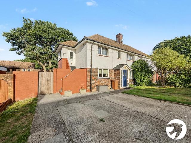 2 bedroom maisonette for sale