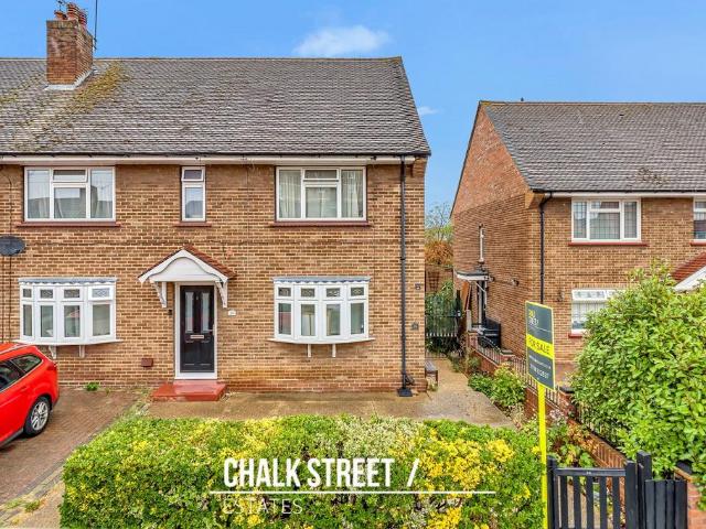 2 bedroom maisonette for sale