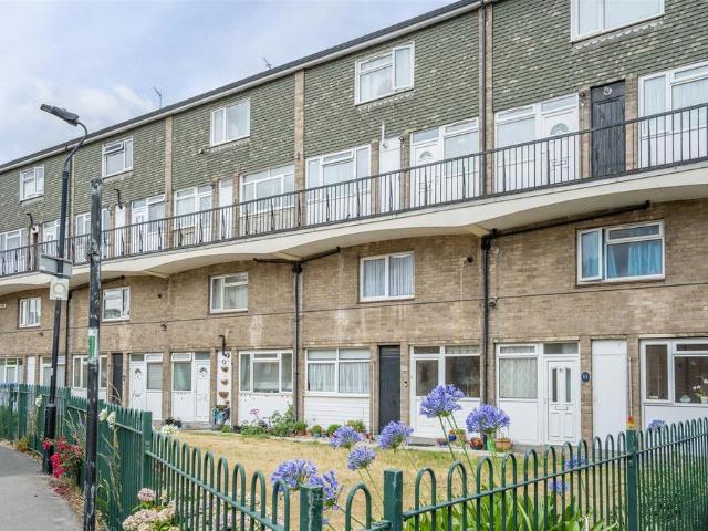 2 bedroom maisonette for sale