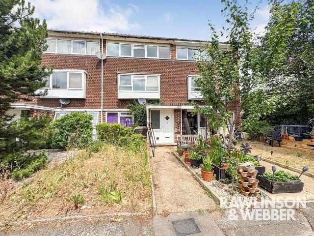 2 bedroom maisonette for sale
