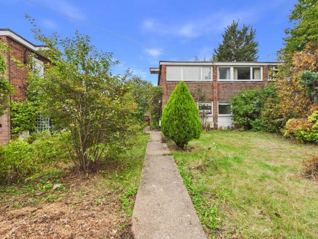 2 bedroom maisonette for sale