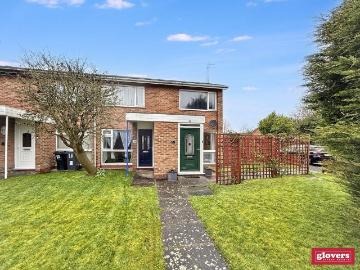 2 bedroom maisonette for sale