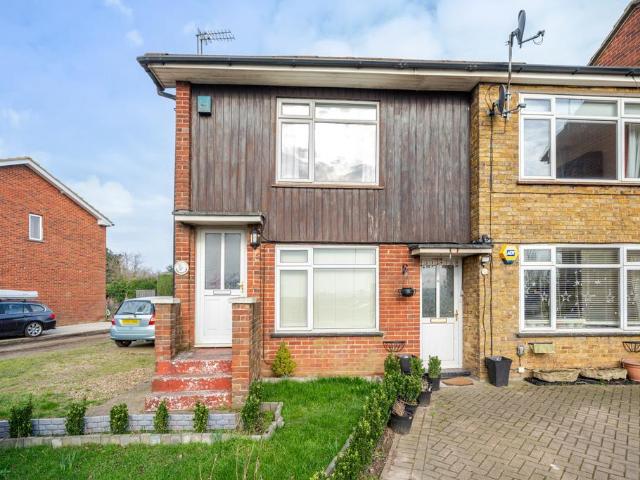 2 bedroom maisonette for sale