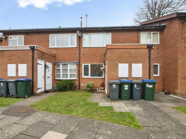 2 bedroom maisonette for sale