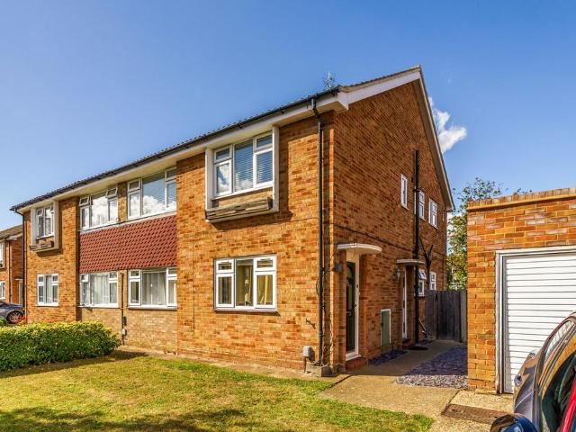 2 bedroom maisonette for sale