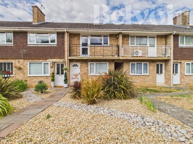 2 bedroom maisonette for sale