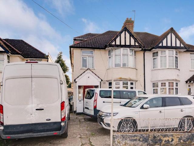 2 bedroom maisonette for sale