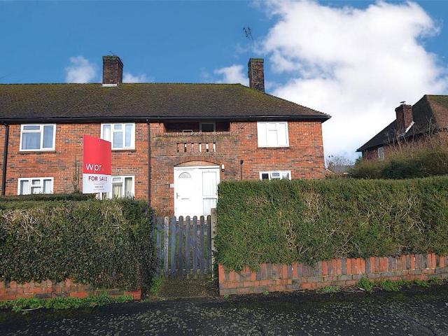 2 bedroom maisonette for sale