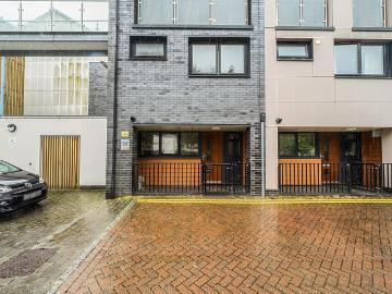 2 bedroom maisonette for sale