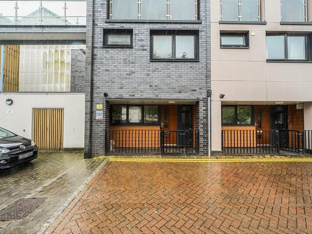 2 bedroom maisonette for sale