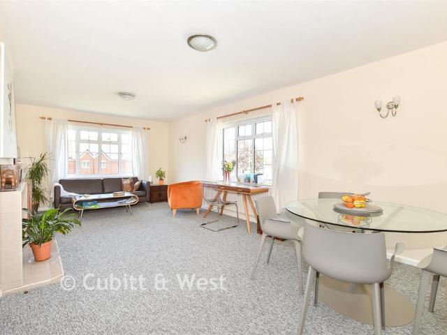 2 bedroom maisonette for sale