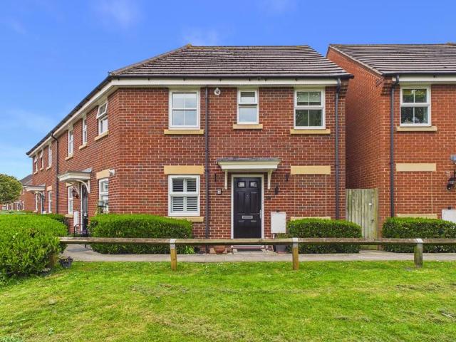 2 bedroom maisonette for sale