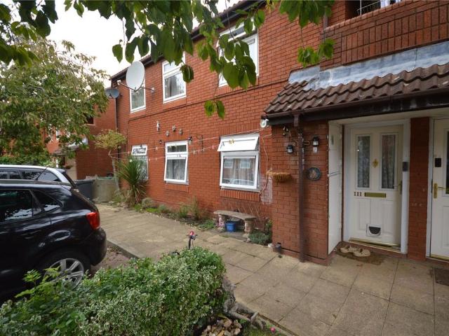 2 bedroom maisonette for sale