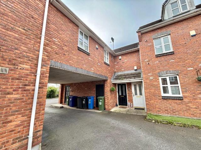 2 bedroom maisonette for sale