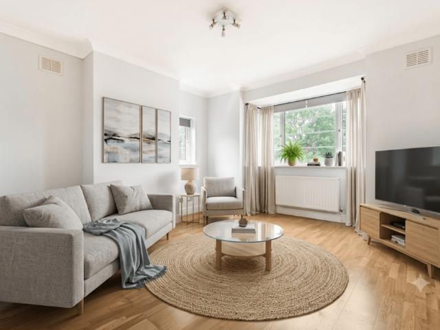 2 bedroom maisonette for sale