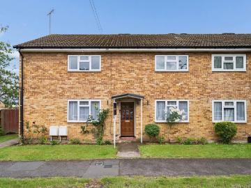 2 bedroom maisonette for sale