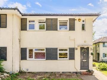 2 bedroom maisonette for sale