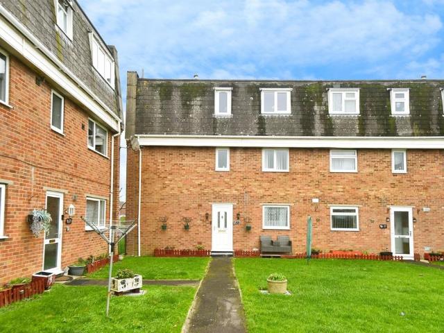 2 bedroom maisonette for sale