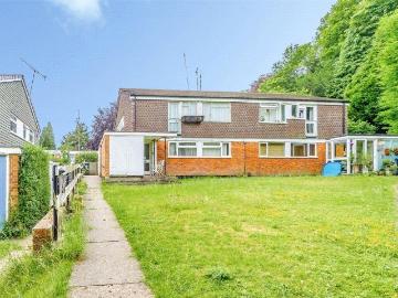 2 bedroom maisonette for sale