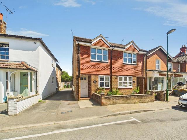 2 bedroom maisonette for sale