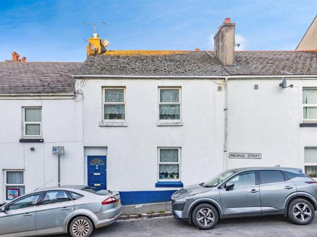 2 bedroom maisonette for sale