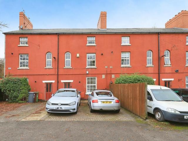2 bedroom maisonette for sale