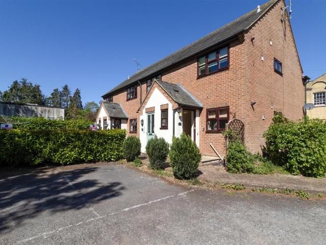 2 bedroom maisonette for sale