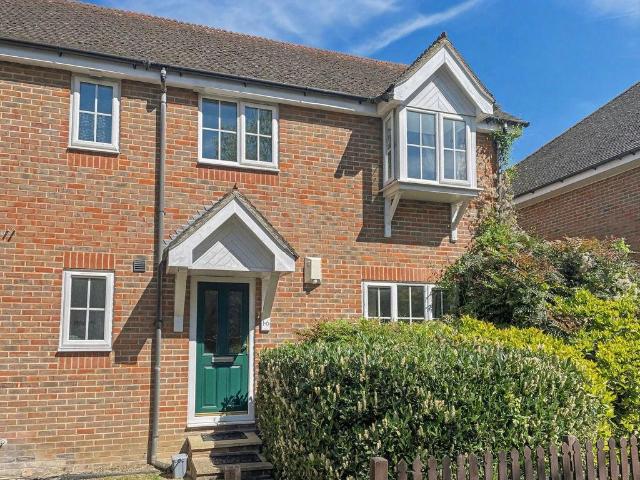 2 bedroom maisonette for sale
