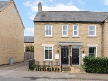 2 bedroom maisonette for sale