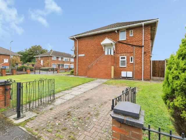 2 bedroom maisonette for sale