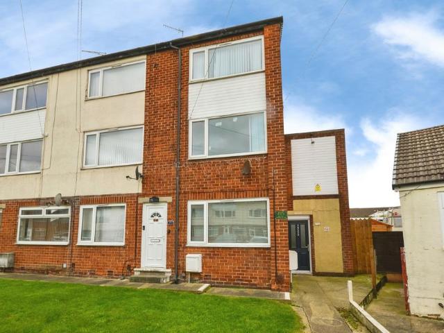 2 bedroom maisonette for sale