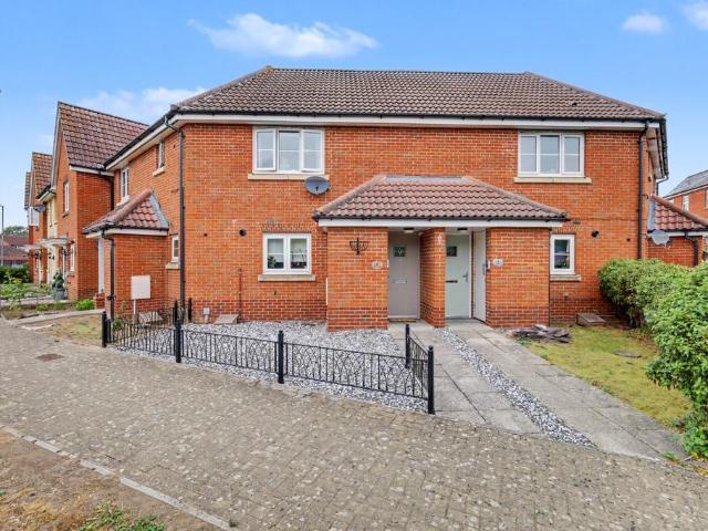 2 bedroom maisonette for sale
