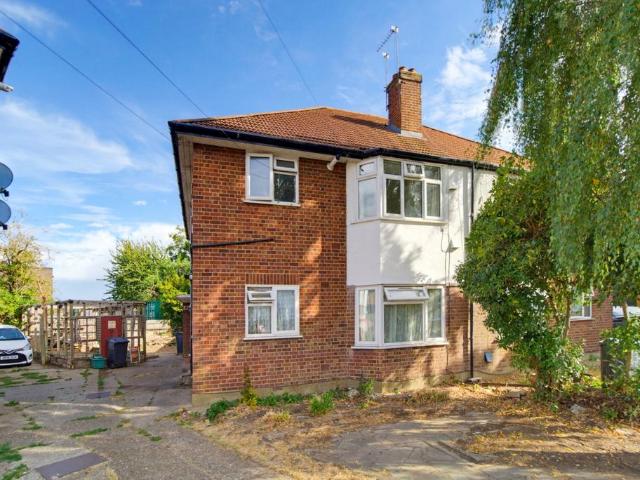 2 bedroom maisonette for sale