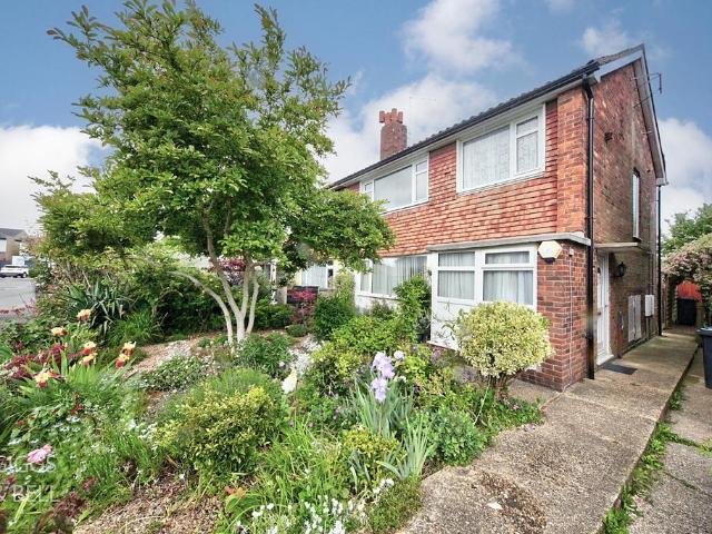 2 bedroom maisonette for sale