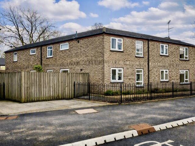 2 bedroom maisonette for sale