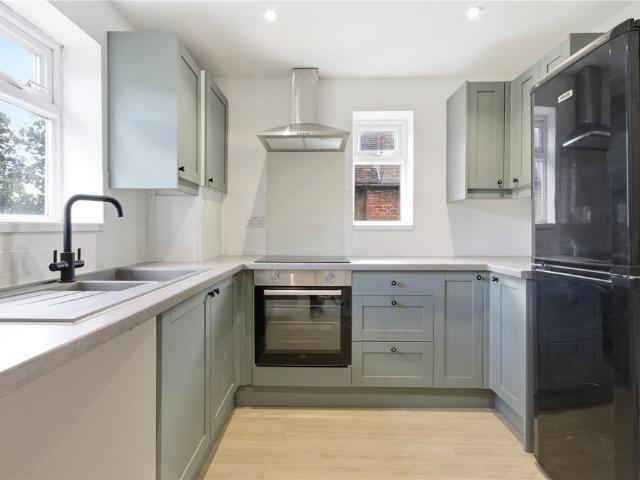 2 bedroom maisonette for sale