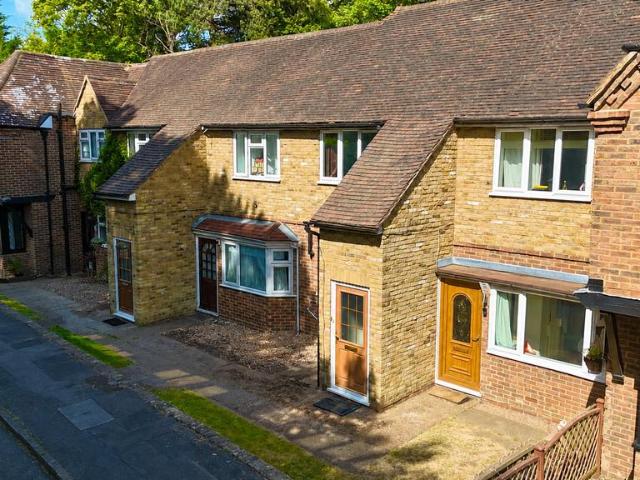 2 bedroom maisonette for sale
