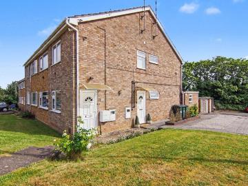 2 bedroom maisonette for sale