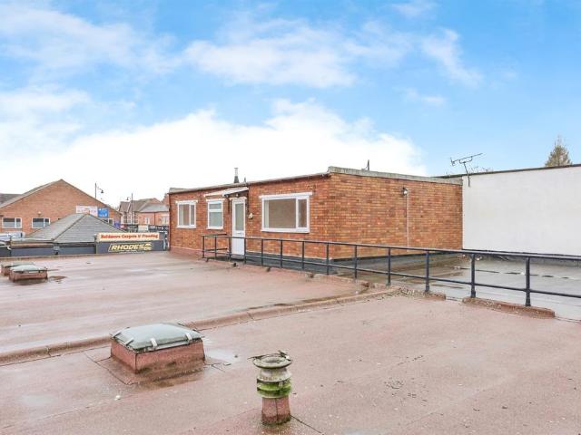 2 bedroom maisonette for sale