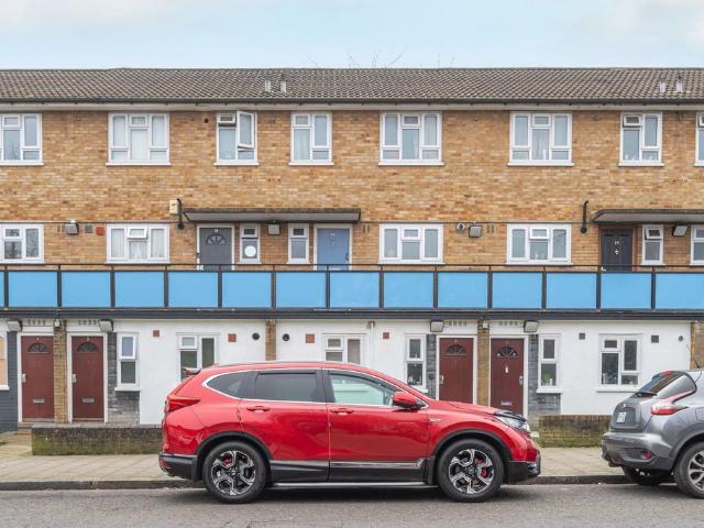 2 bedroom maisonette for sale