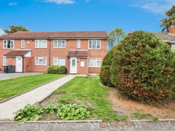 2 bedroom maisonette for sale