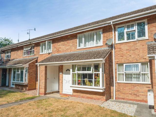 2 bedroom maisonette for sale