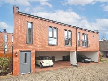 2 bedroom maisonette for sale