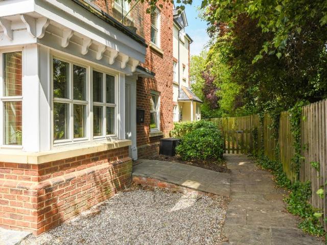 2 bedroom maisonette for sale