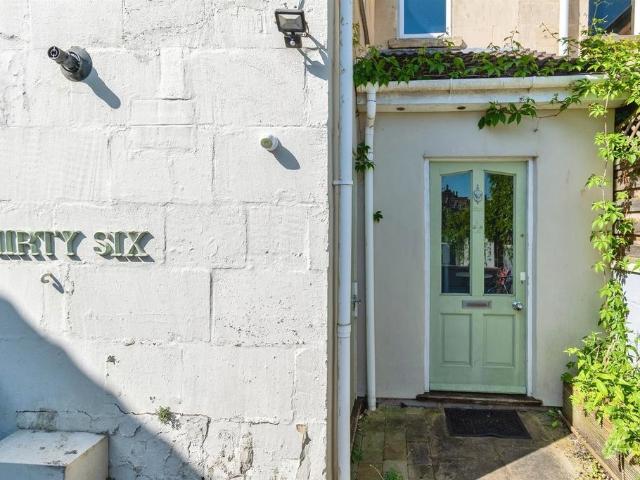 2 bedroom maisonette for sale