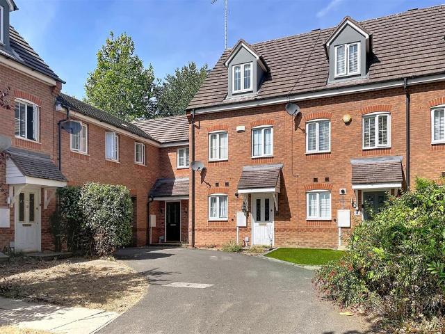 2 bedroom maisonette for sale